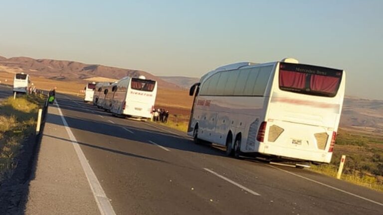Kırıkkale’de askerleri taşıyan otobüs kaza yaptı