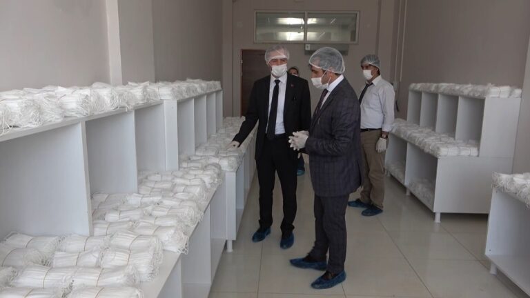 Sağlık Bakanlığı için 100 milyon maske üretildi.