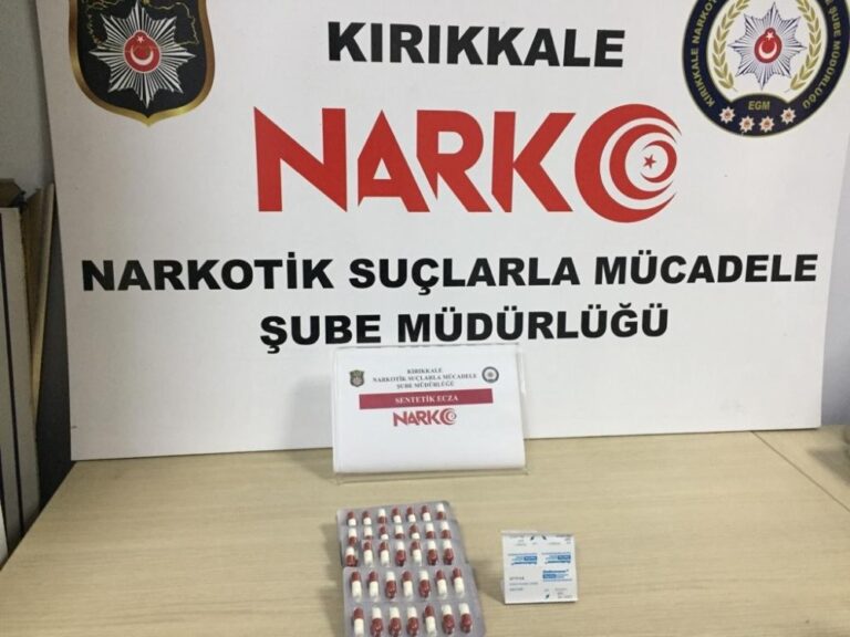 Suçüstü yakalanan uyuşturucu satıcısı tutuklandı