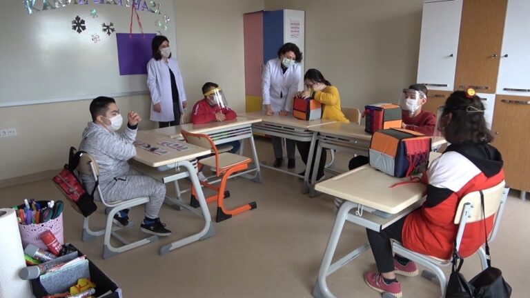 Dezavantajlı öğrencilere sazlı-sözlü eğitim