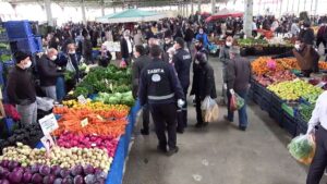 Tezgahta baygın bulunan pazarcı hastanede öldü