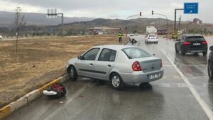 Otomobil ile motosiklet çarpıştı: 1 yaralı