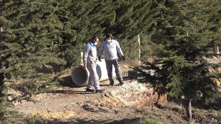 43 ilin geçiş güzergahında ’doğalgaz’ borusu patladı: Yol trafiğe kapatıldı