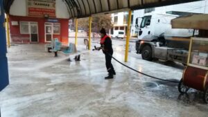 Kırıkkale Belediyesi dezenfekte ekibi çalışmalarını sürdürüyor