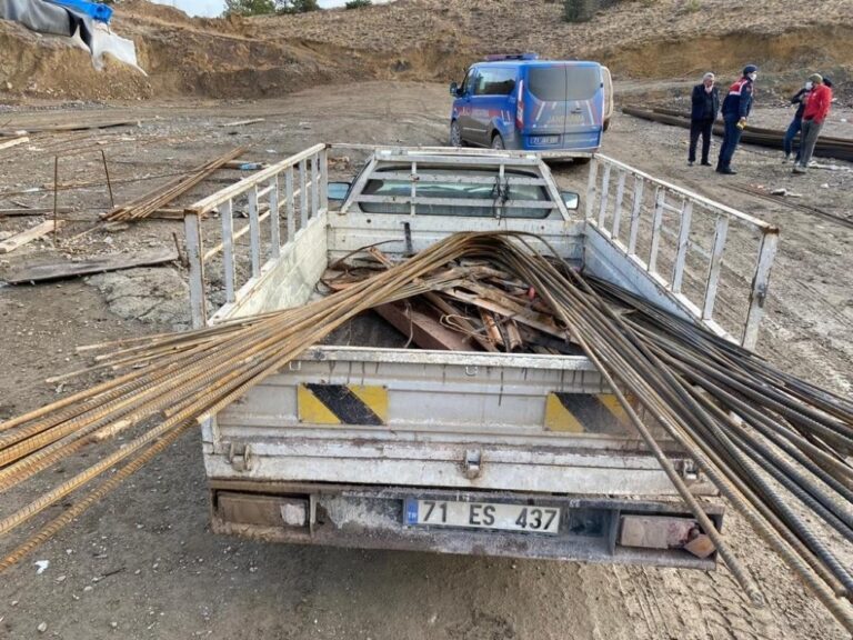 Yüksek hızlı tren hattından 5 bin liralık hırsızlık
