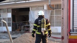 Mobil atölyesinde çıkan yangın korkuttu