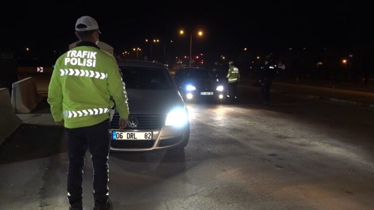 43 ilin geçiş noktasında gece yarısı ’HES kodu’ denetimi