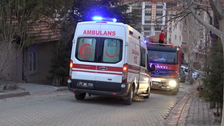 Evinin odunluğu yandı, 76 yaşındaki kadın gözyaşlarını tutamadı