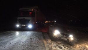 Kırıkkale-Kayseri karayolunda 15 araçlı zincirleme trafik kazası