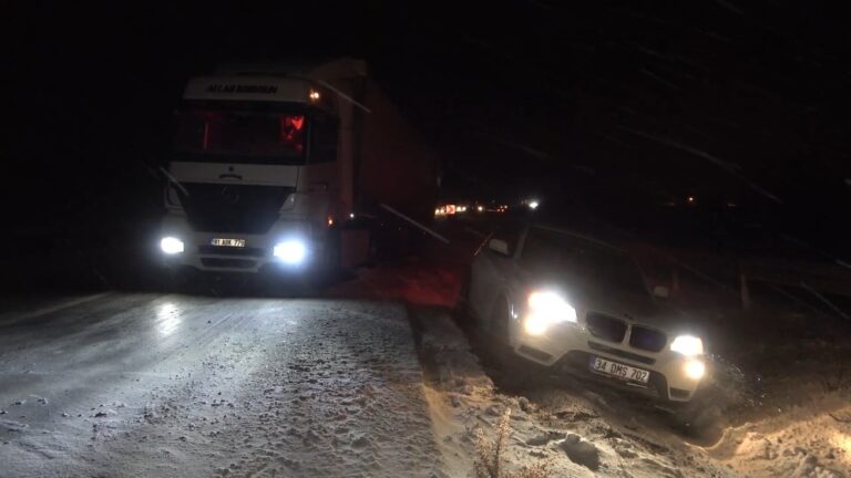 Kırıkkale-Kayseri karayolunda 15 araçlı zincirleme trafik kazası