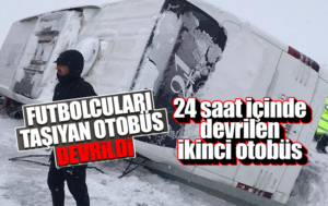 Futbolcuları taşıyan otobüs karlı yolda devrildi: 1 yaralı