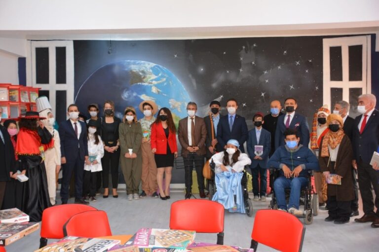 Kırıkkale’de öğrenciler kitap karakterlerine büründü