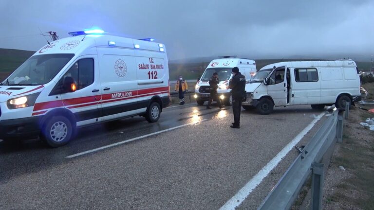 Panelvan minibüs takla attı: 1 ölü, 7 yaralı