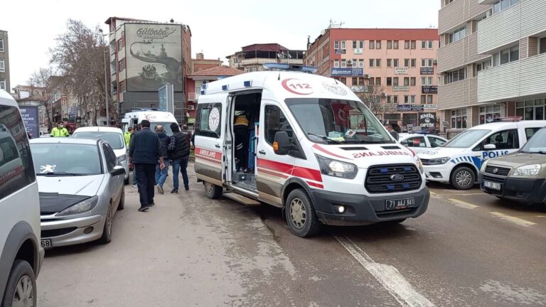 2 şahıs kavga ederken polis ve bekçiyi yaraladı