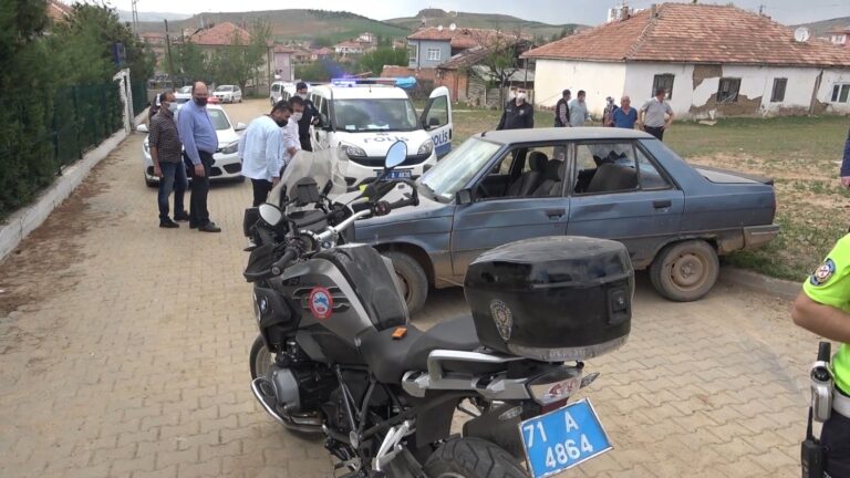 17 yaşındaki ehliyetsiz sürücü dehşet saçtı: 2 polis memuru yaralandı