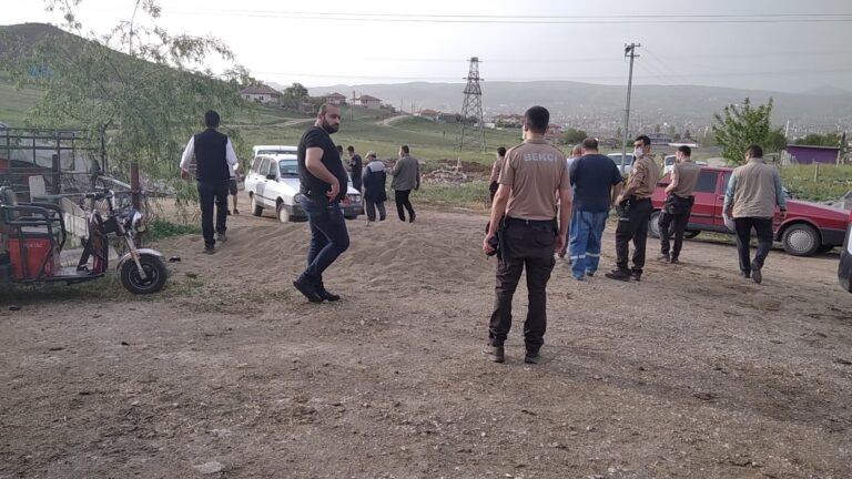Kardeşinin mandırasını tüfekle basan ağabey, ortalığı savaş alanına çevirdi