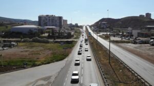 Tam kapanmanın ardından 43 ilin geçiş noktasında trafik yoğunluğu