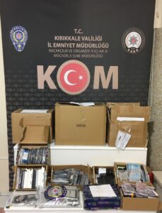 Kırıkkale’de binlerce emtia elektronik ürün ele geçirildi