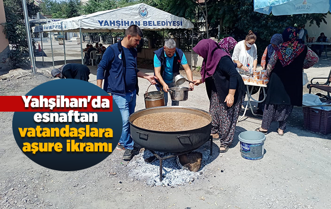 Yahşihan’da esnaftan vatandaşlara aşure ikramı