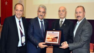 Kırıkkale’de kamu yönetimi forumu başladı