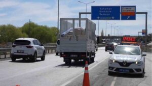 Kırıkkale’de çevreye rahatsızlık veren 559 araca ceza