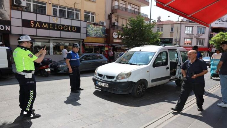 Kaldırıma park yapanlara ceza yağdı!