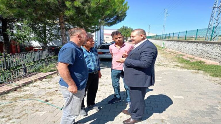 Başkan Şen, esnafların yanında