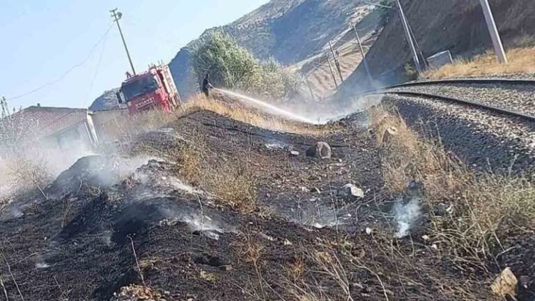 Bahşılı’da tren yolu kenarında yangın çıktı!