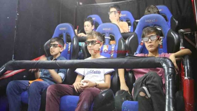 Külliyeye çocuklar için 3D sinema geliyor