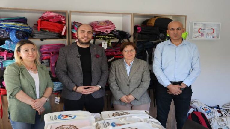 Kırıkkale Belediyesi’nden öğrencilere kırtasiye desteği