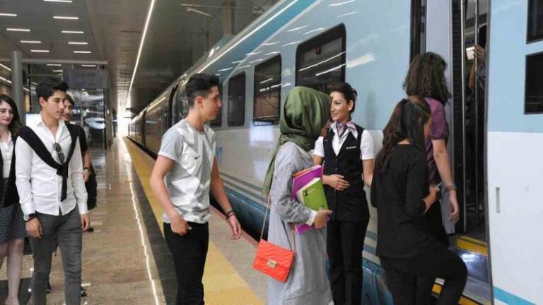 Türkiye’nin iki katı demiryolları ile yolculuk yaptı
