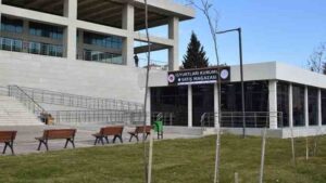 Adliye bahçesine İşyurtları ürünleri mağazası açıldı