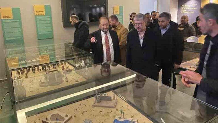 Yıldırım, Külliyeye hayran kaldı