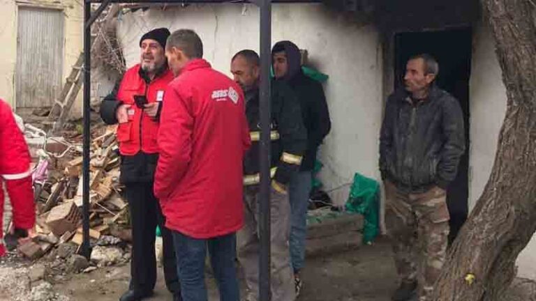 Kızılay’dan yangın mağduru aile için destek çağrısı