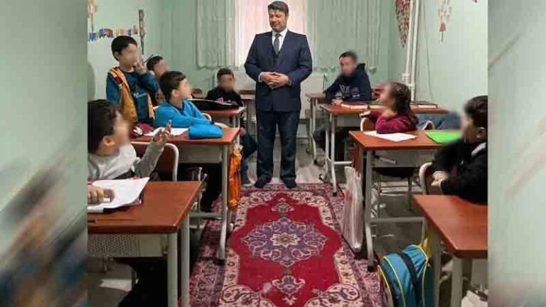 Genç gönüllüler, çocuklarla buluşuyor