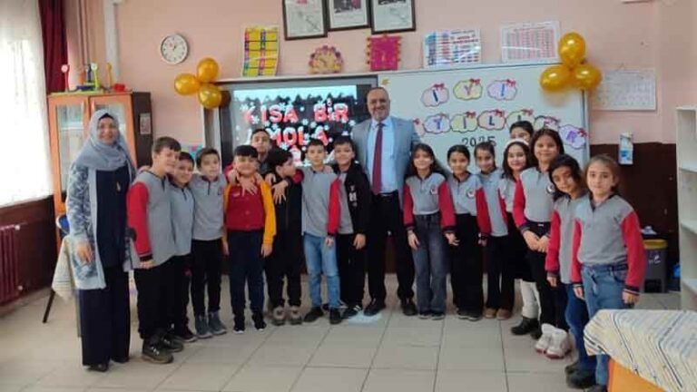 Müdür Polat’tan öğrencilere nasihat Müdür Polat’tan öğrencilere nasihat