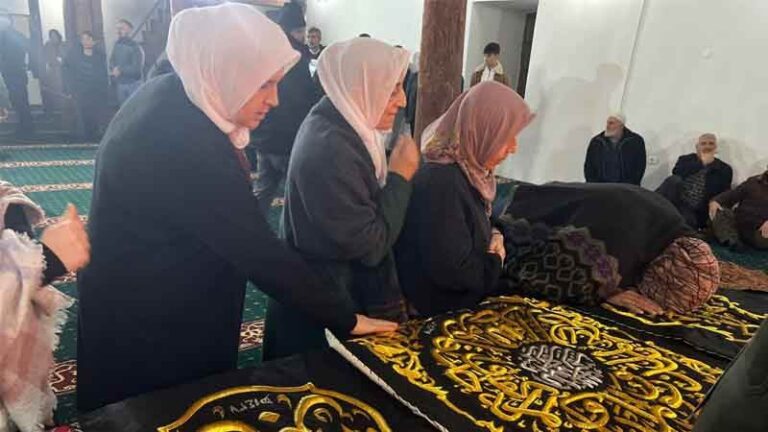Sulakyurt’ta mukaddes emanetlerle manevi gece