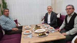 Önal, şehit ailesi sofrasına konuk oldu