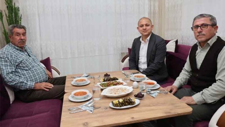 Önal, şehit ailesi sofrasına konuk oldu