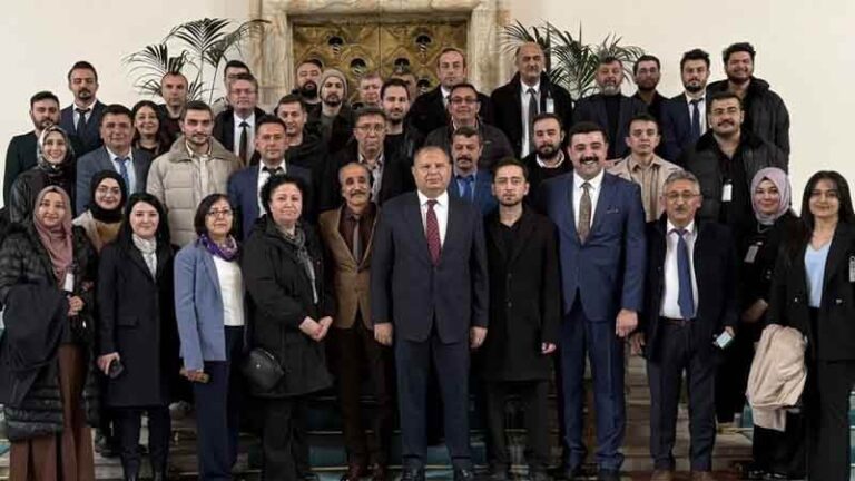 Öztürk, sağlık personellerini TBMM’de ağırladı