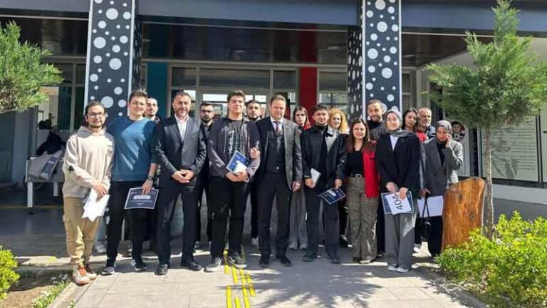 Gençler, kültür ve sanatla yarıştı