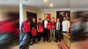 Derece yapan öğrenciler ödüllendirildi
