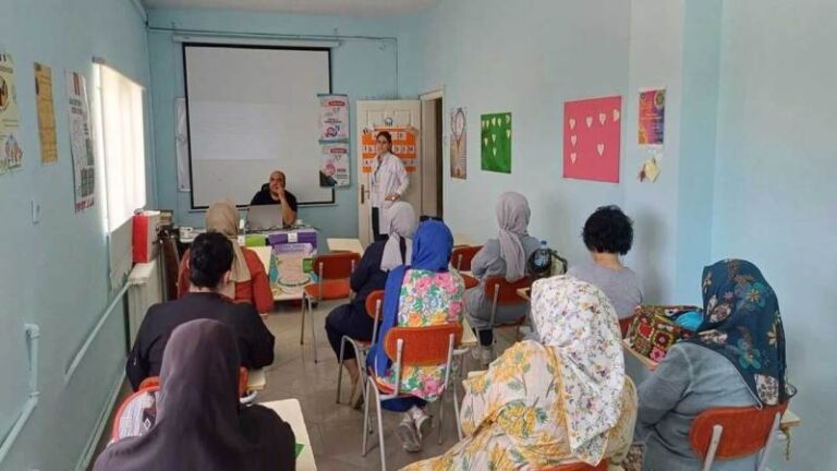 Kursiyerlere üreme sağlığı ve güvenli annelik eğitimi