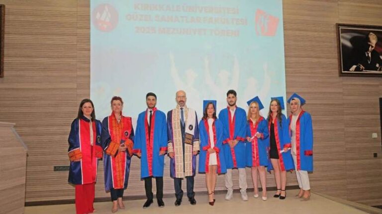 Güzel Sanatlar Fakültesi’nde renkli mezuniyet