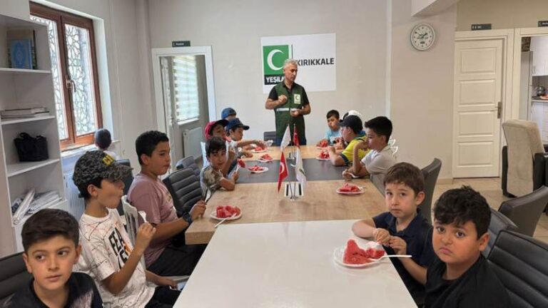 Yeşilay’dan geçlere bağımlılık eğitimi