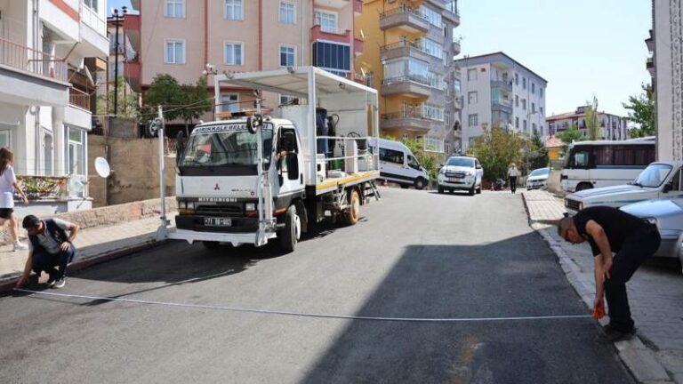 Gürler Mahallesi’nde yol çizgi çalışmaları tamamlandı