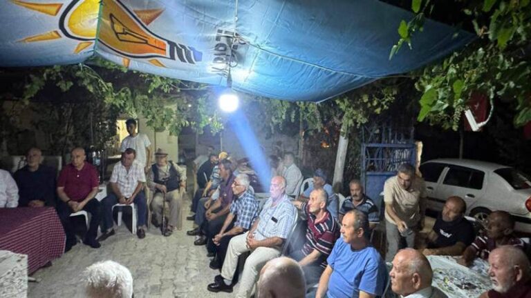 AK Parti heyeti vatandaşlarla buluştu