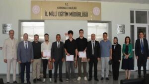 YKS’de dereceye giren öğrenciler ödüllendirildi