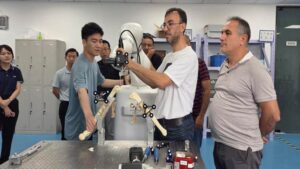 Serbest ve Tiftikçi, Çin’de Robotik Diz Cerrahisi Toplantısında