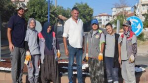 Refüj ve kavşaklarda düzenleme çalışması yapılıyor